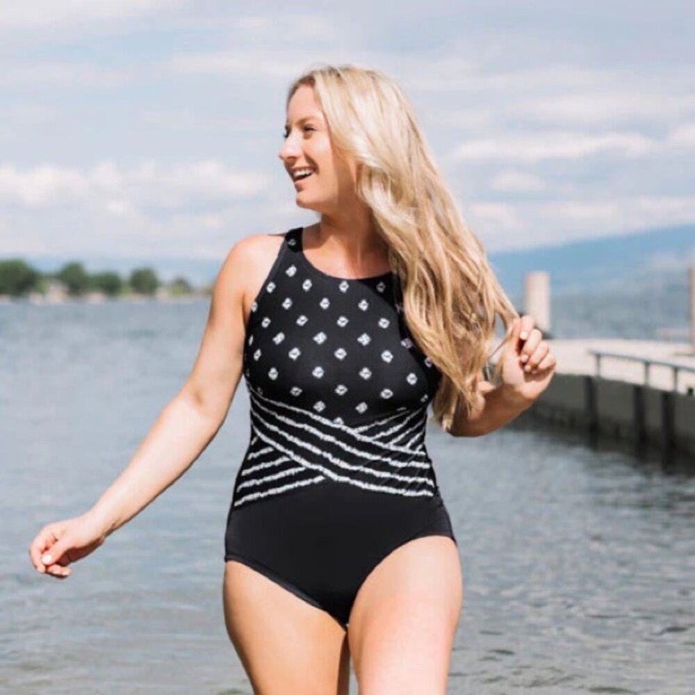 Gabar NEW Hydrofinity One Piece Swimsuit Slimming Stripes Swim Strap Cups Bikini